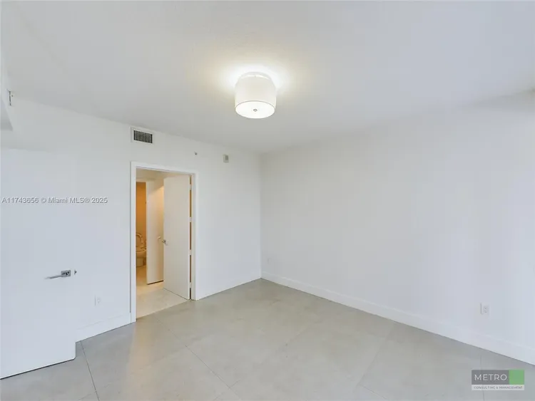 Aria on the Bay #205 image #8