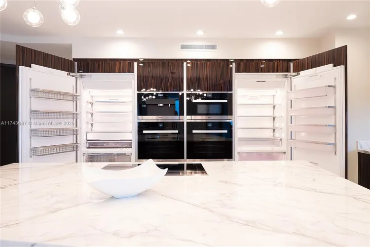 Porsche Design Tower #2705 image #10