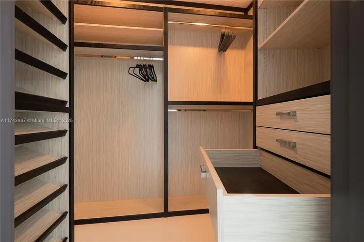 Porsche Design Tower #2705 image #15