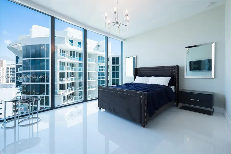 Porsche Design Tower #2705 image #24