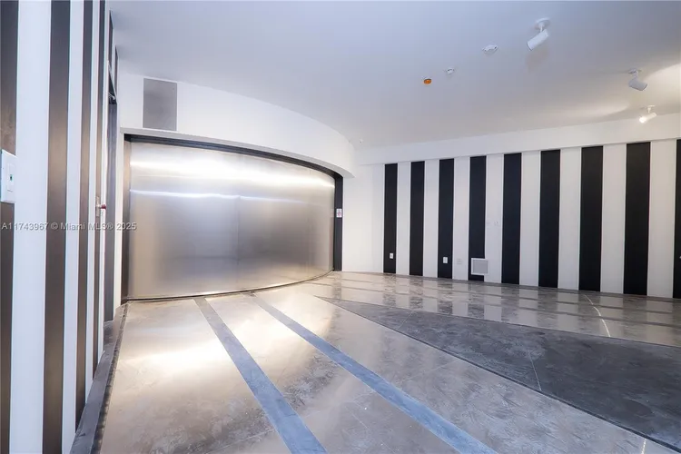 Porsche Design Tower #2705 image #29