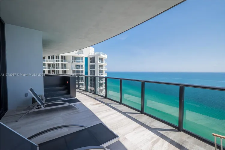 Porsche Design Tower #2705 image #31