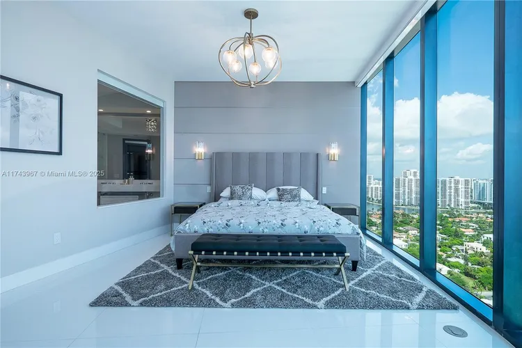 Porsche Design Tower #2705 image #37