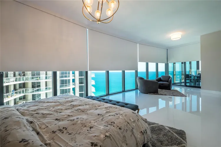 Porsche Design Tower #2705 image #42