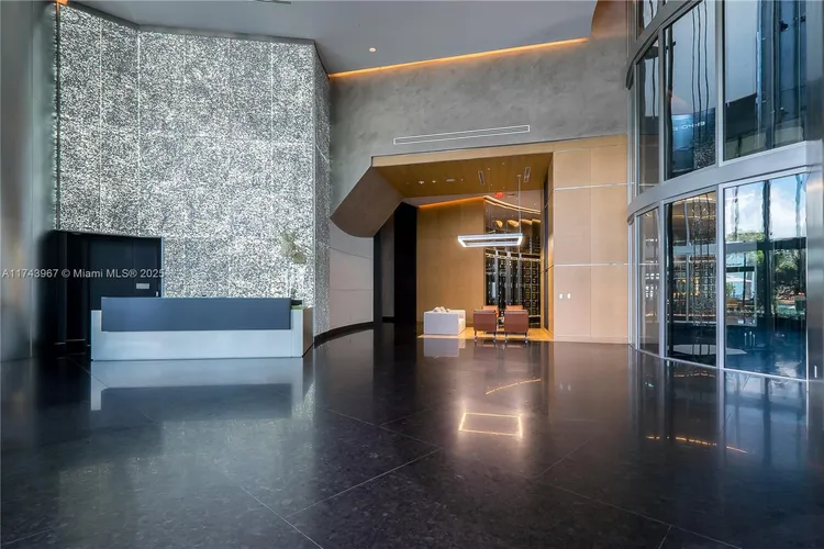 Porsche Design Tower #2705 image #65