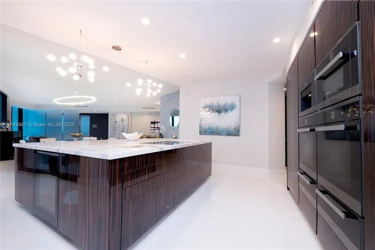 Porsche Design Tower #2705 image #9