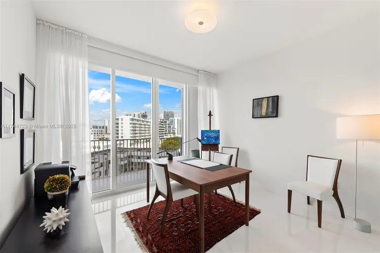 Paramount Bay #903 image #27