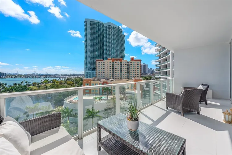 Paramount Bay #903 image #32