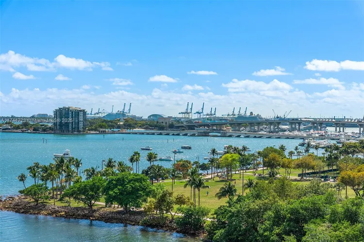 Paramount Bay #903 image #37