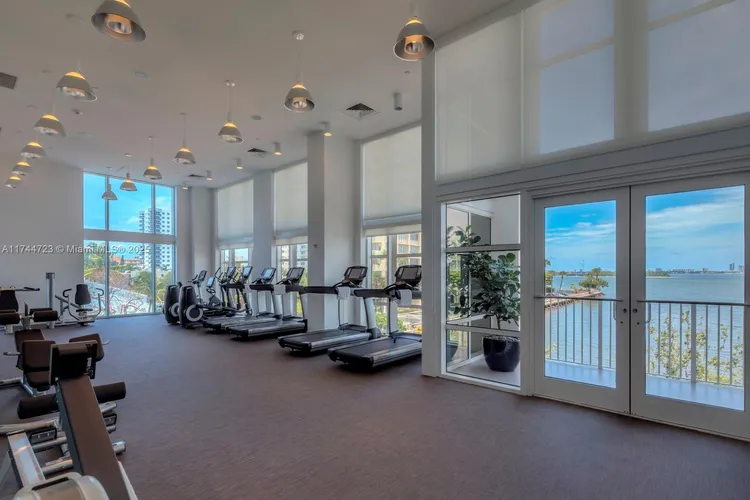 Paramount Bay #903 image #48