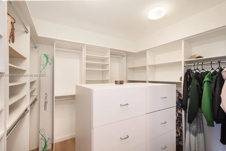 Williams Island 2000 #805 image #13