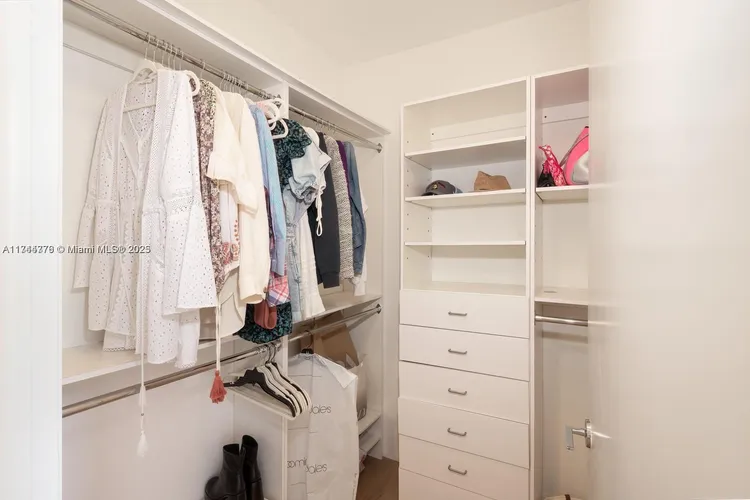 Williams Island 2000 #805 image #17