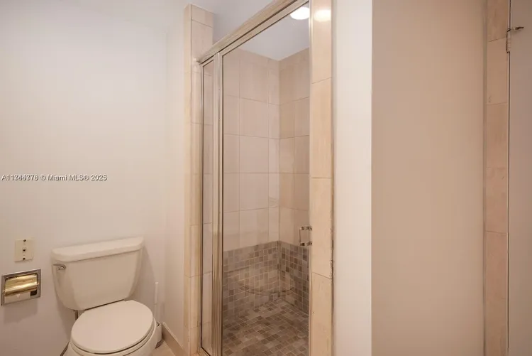 Williams Island 2000 #805 image #19