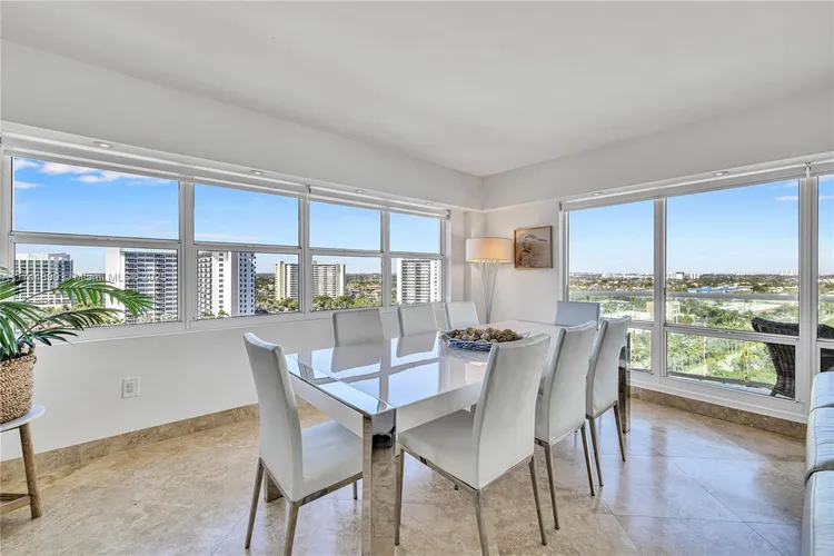 Southpoint Towers #1109N image #30