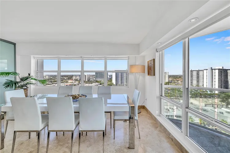 Southpoint Towers #1109N image #31