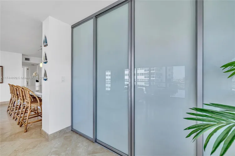 Southpoint Towers #1109N image #36