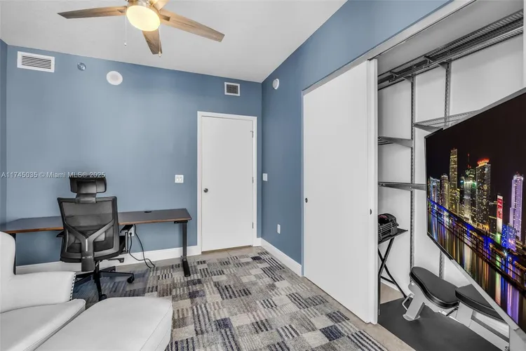 Latitude #3811 image #14