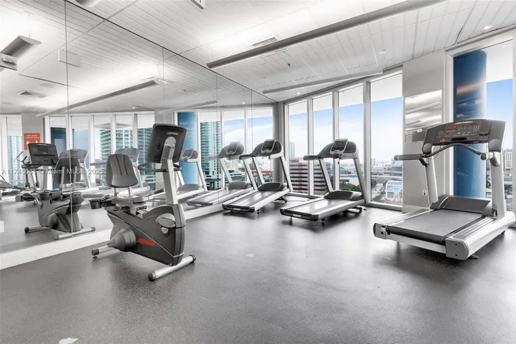 Latitude #3811 image #45