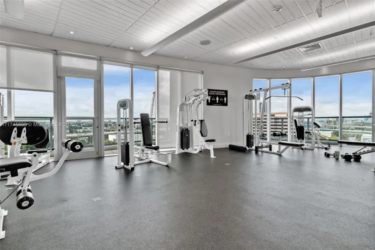 Latitude #3811 image #46