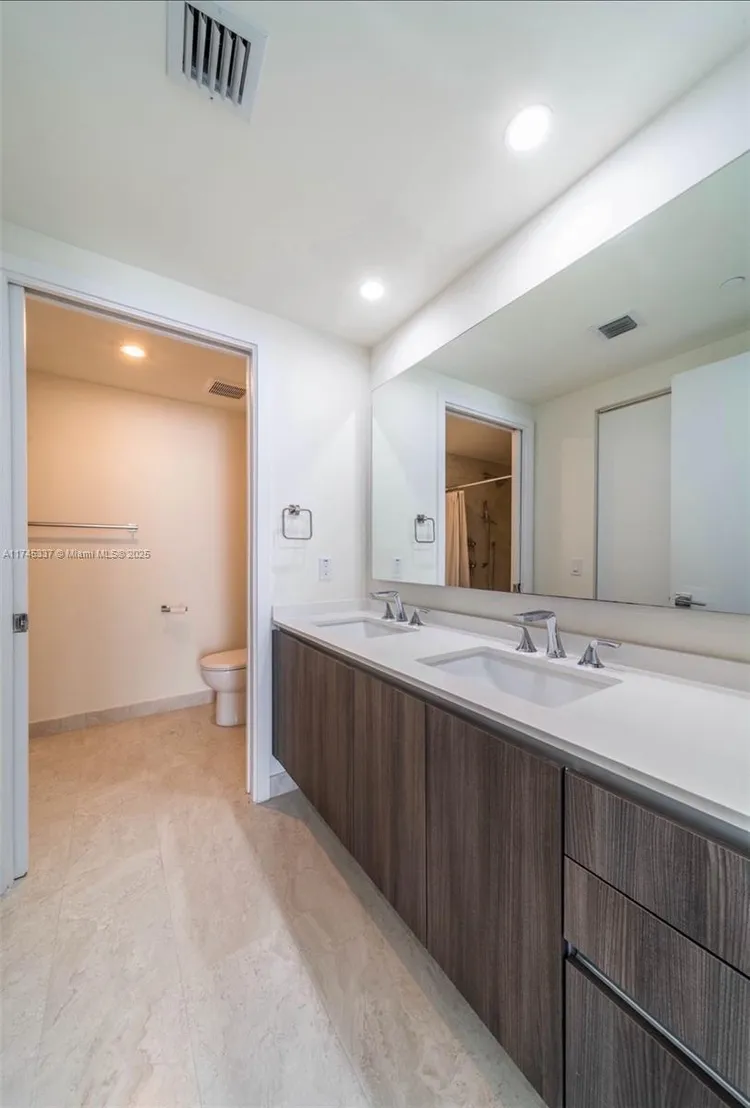 Aria on the Bay #2403 image #11