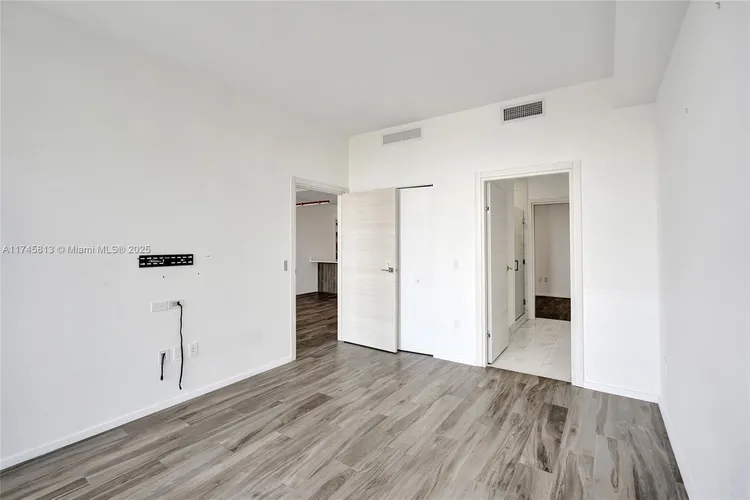 SLS Lux Brickell #5010 image #12