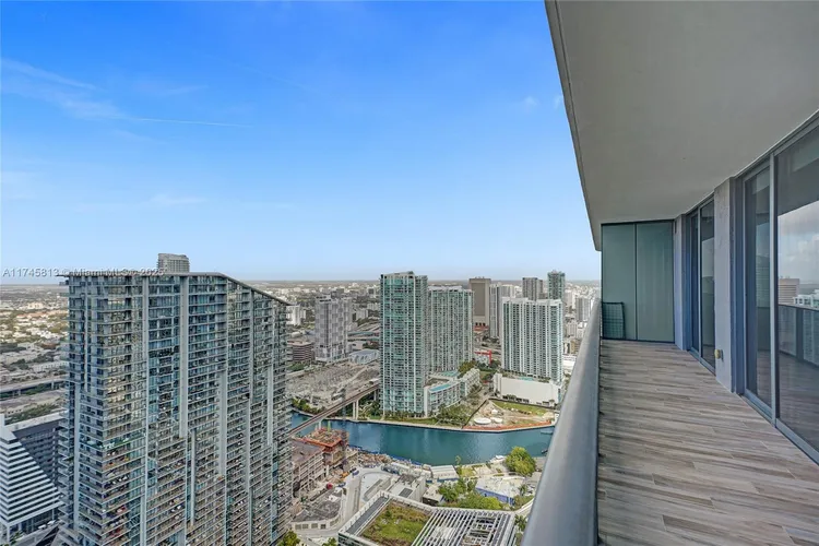 SLS Lux Brickell #5010 image #16