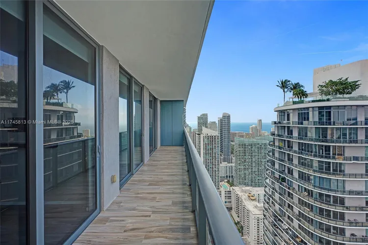 SLS Lux Brickell #5010 image #17