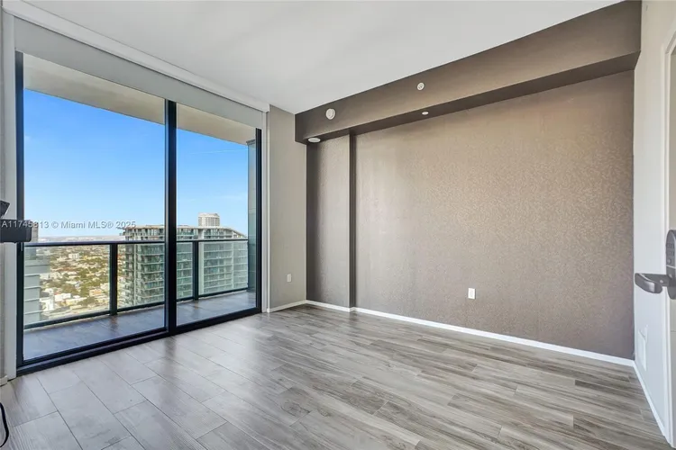 SLS Lux Brickell #5010 image #18