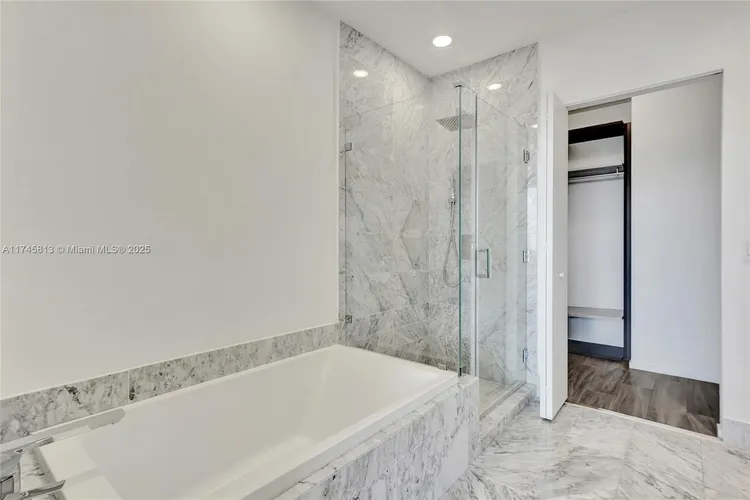 SLS Lux Brickell #5010 image #19
