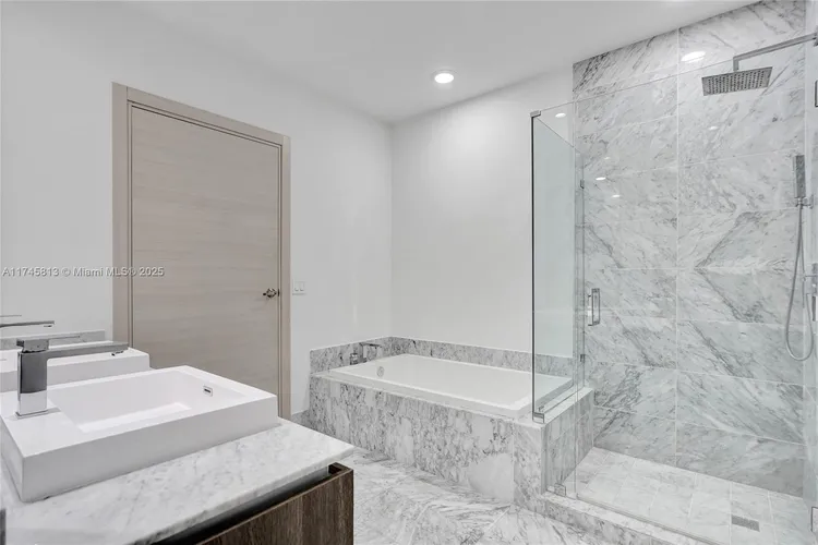 SLS Lux Brickell #5010 image #20