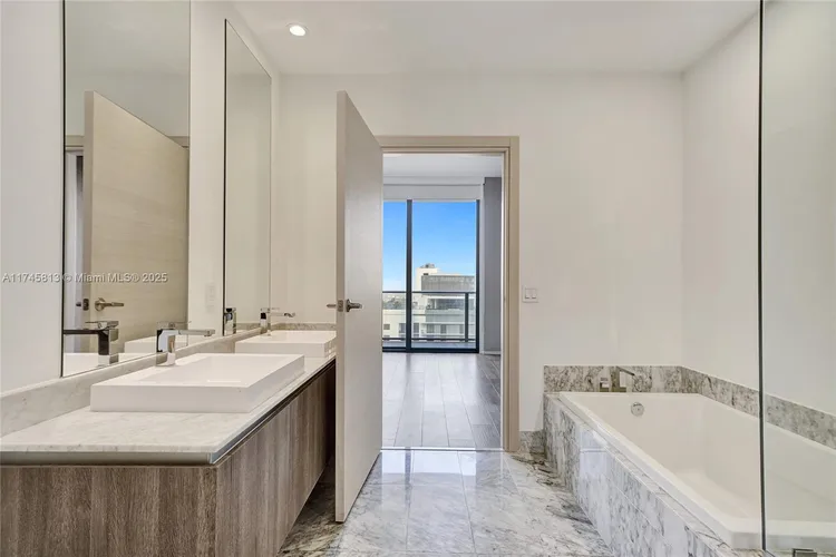 SLS Lux Brickell #5010 image #22