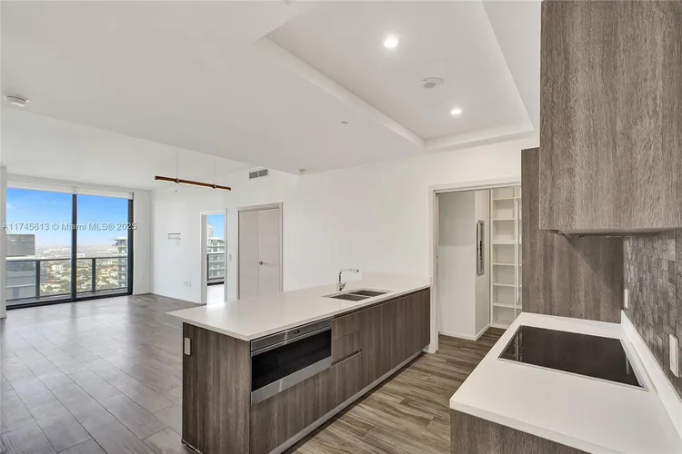 SLS Lux Brickell #5010 image #6