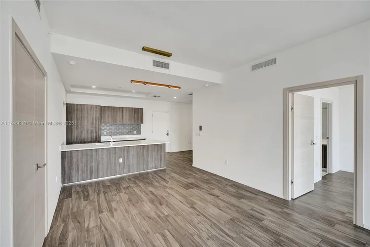 SLS Lux Brickell #5010 image #8