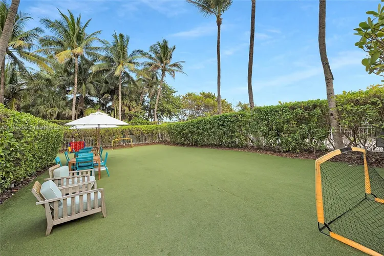 W South Beach #625 image #19