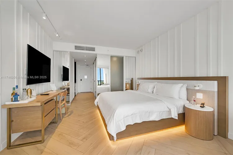 W South Beach #625 image #9