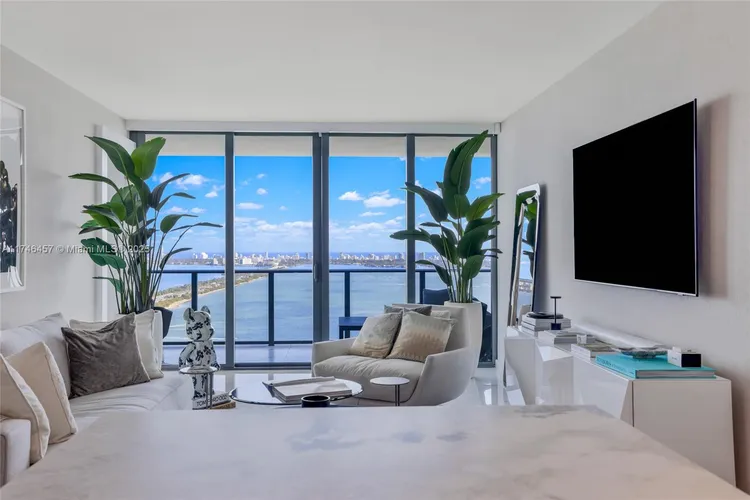 One Paraiso #3603 image #10