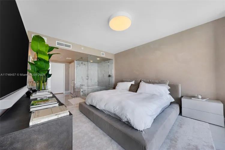 One Paraiso #3603 image #18