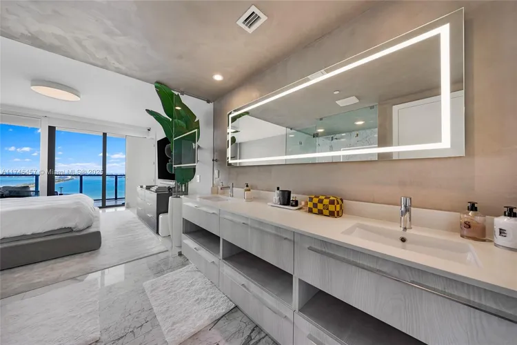 One Paraiso #3603 image #25