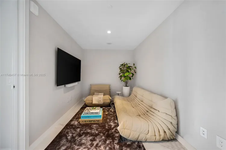 One Paraiso #3603 image #29