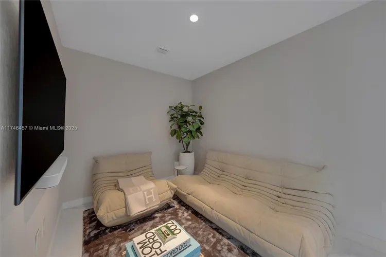 One Paraiso #3603 image #30