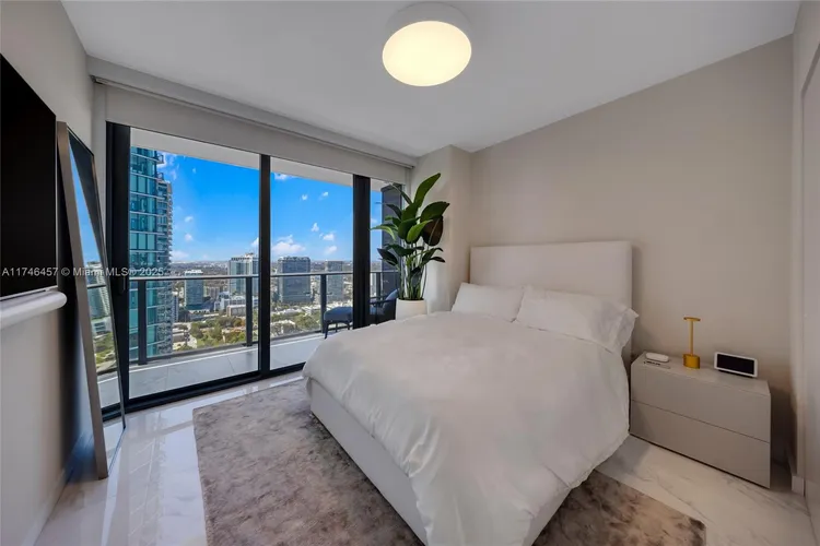 One Paraiso #3603 image #32