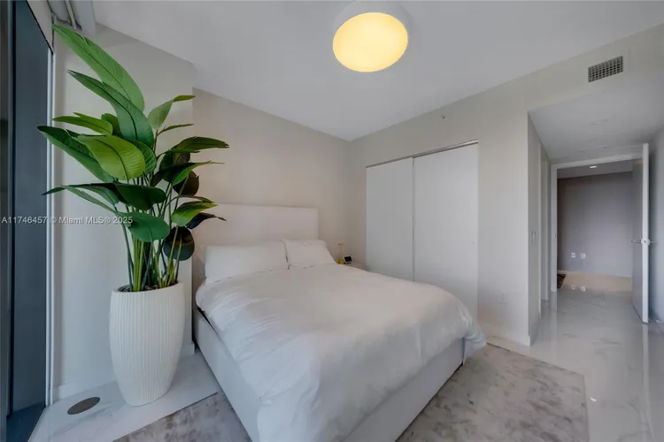 One Paraiso #3603 image #33