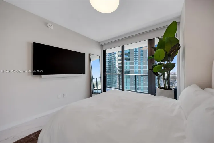 One Paraiso #3603 image #34