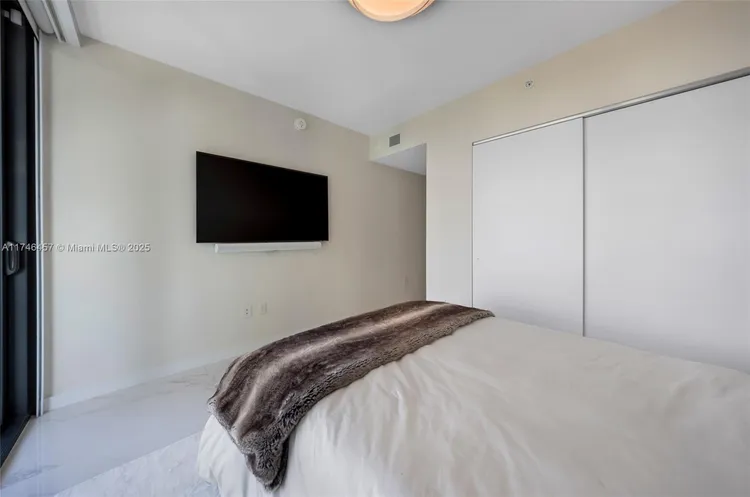 One Paraiso #3603 image #38