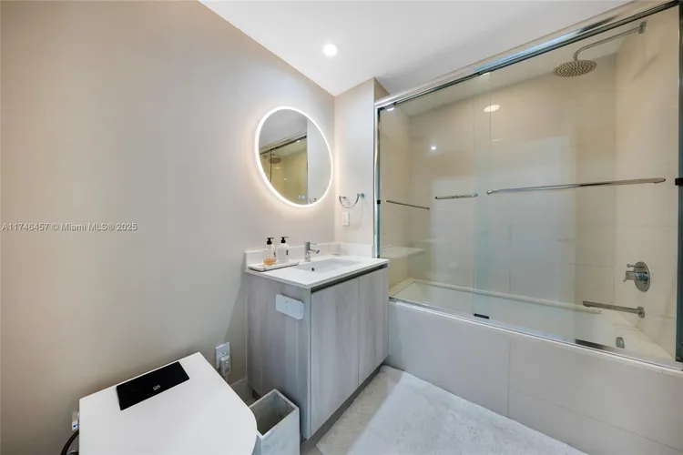 One Paraiso #3603 image #39