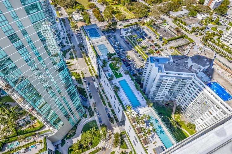 One Paraiso #3603 image #43