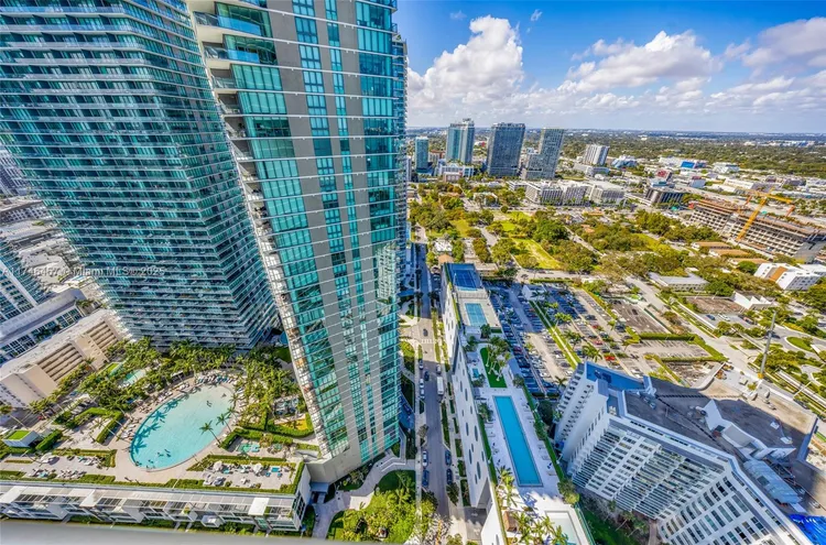 One Paraiso #3603 image #44