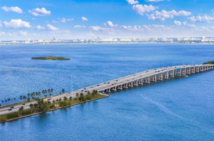 One Paraiso #3603 image #46