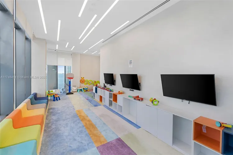 One Paraiso #3603 image #95