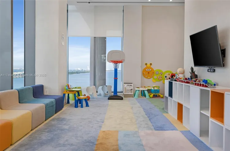 One Paraiso #3603 image #96